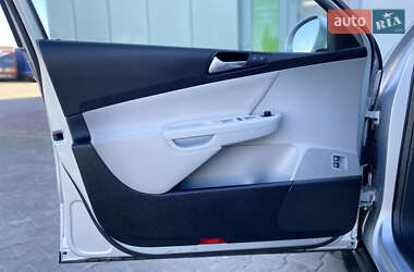 Універсал Volkswagen Passat 2010 в 