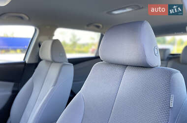 Універсал Volkswagen Passat 2010 в 