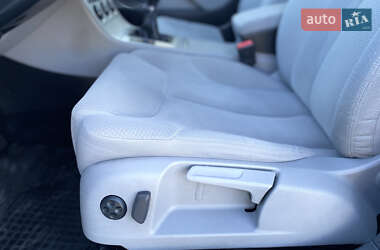 Універсал Volkswagen Passat 2010 в 