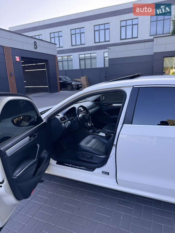 Седан Volkswagen Passat 2012 в Черкассах