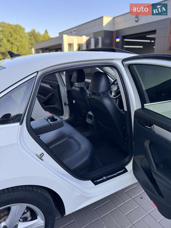 Седан Volkswagen Passat 2012 в Черкассах