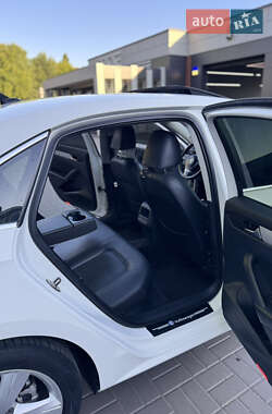 Седан Volkswagen Passat 2012 в 