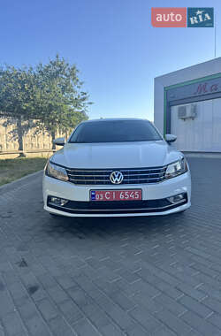 Седан Volkswagen Passat 2016 в Білій Церкві
