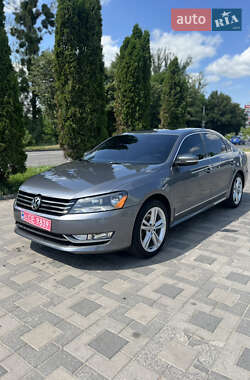 Седан Volkswagen Passat 2013 в Хмельницькому