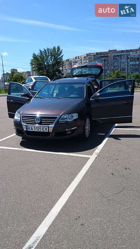 Універсал Volkswagen Passat 2009 в Києві