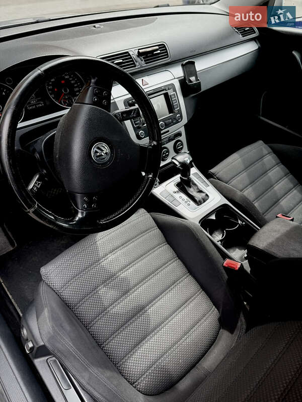 Универсал Volkswagen Passat 2009 в Калуше