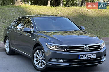 Седан Volkswagen Passat 2015 в Киеве
