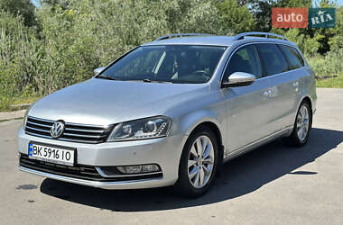 Універсал Volkswagen Passat 2011 в Охтирці
