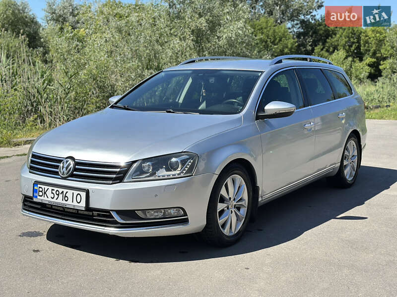 Універсал Volkswagen Passat 2011 в Охтирці