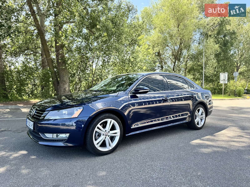 Седан Volkswagen Passat 2012 в Рівному
