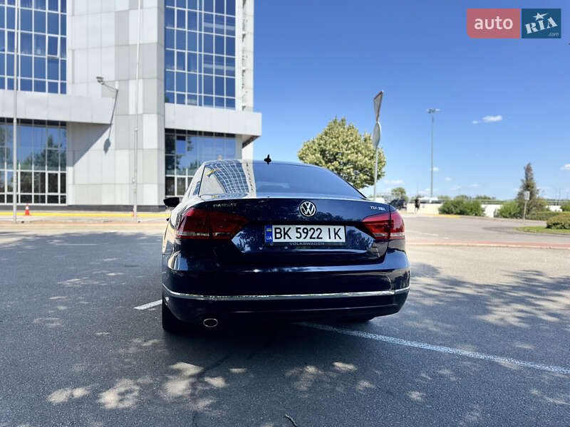 Седан Volkswagen Passat 2012 в Рівному