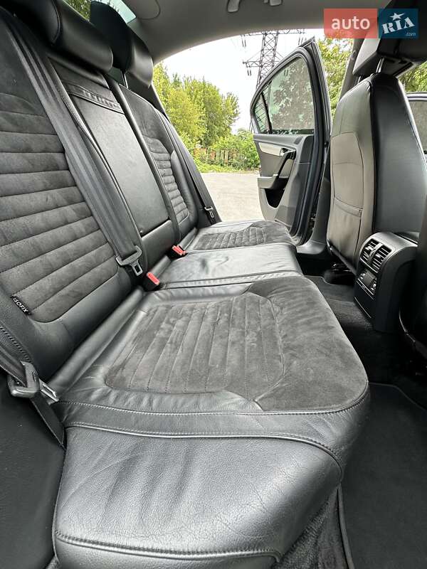 Седан Volkswagen Passat 2012 в Днепре
