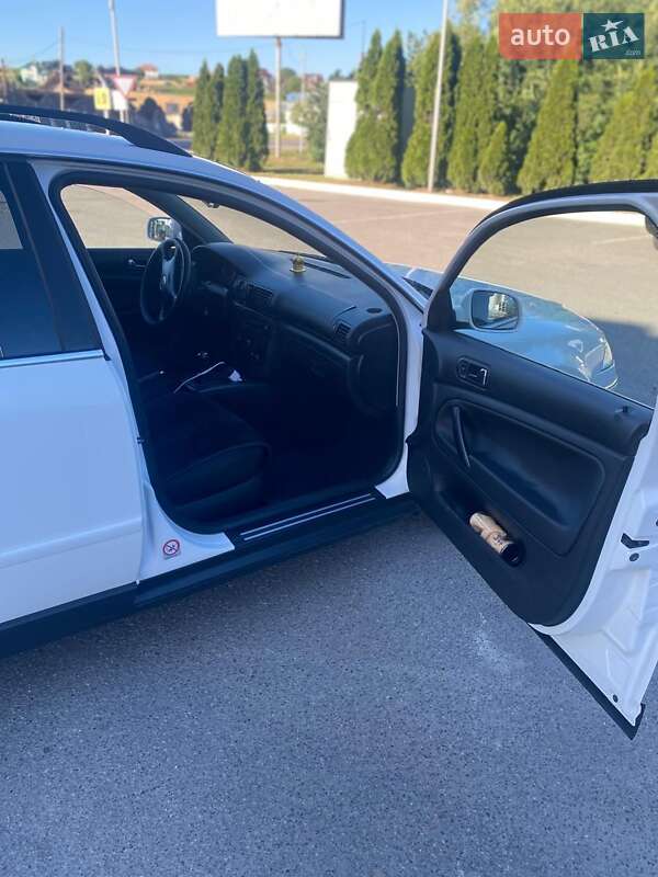 Універсал Volkswagen Passat 2003 в Чернівцях