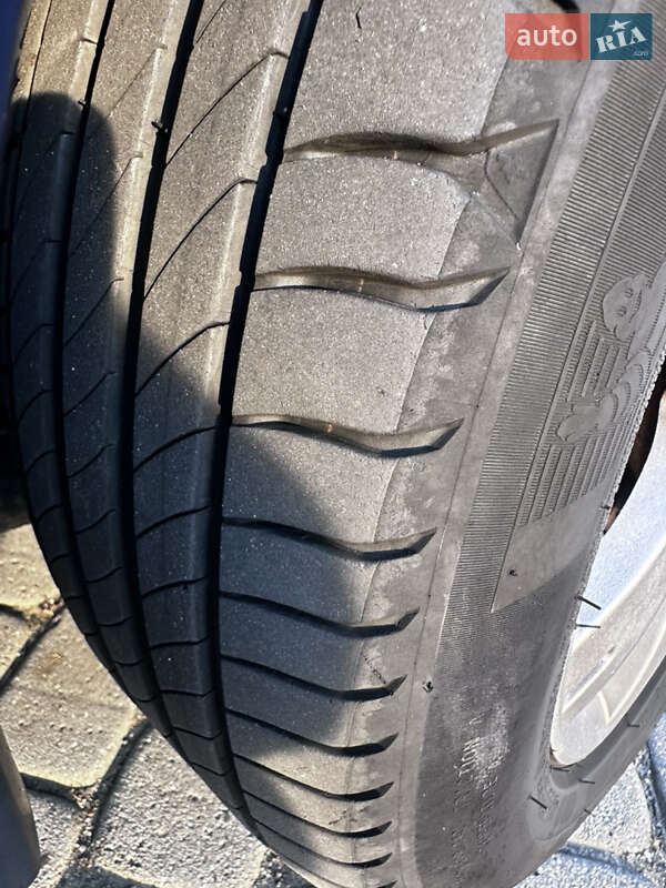 Седан Volkswagen Passat 2002 в Ужгороде