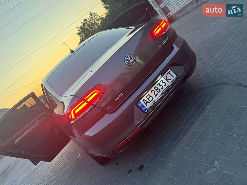 Седан Volkswagen Passat 2015 в Казатине