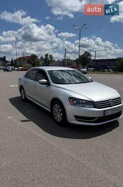 Седан Volkswagen Passat 2012 в Киеве
