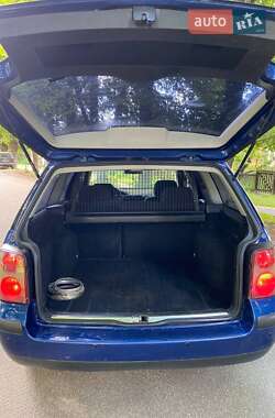 Універсал Volkswagen Passat 2001 в 