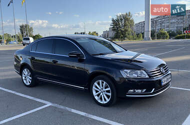 Седан Volkswagen Passat 2013 в Киеве