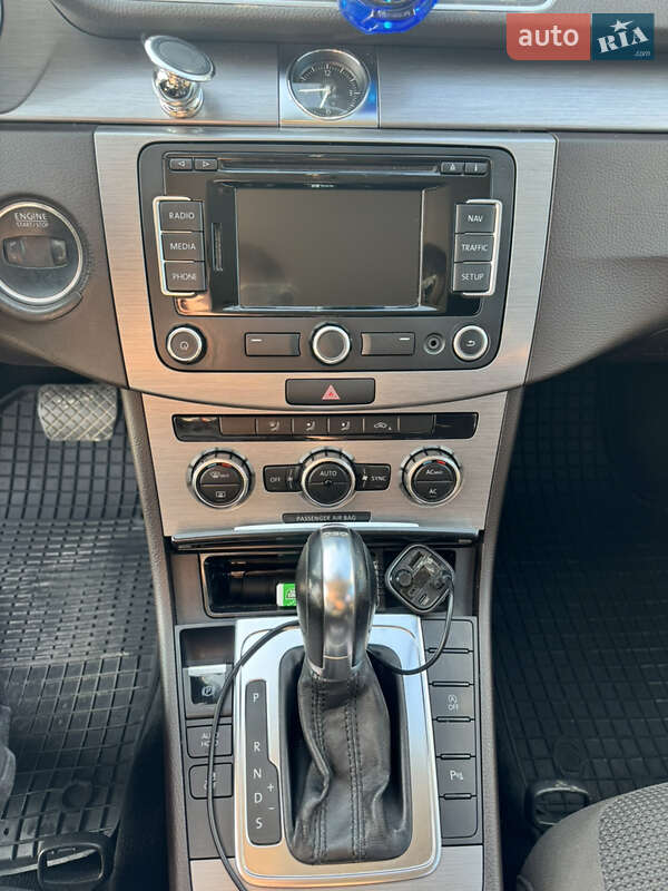 Седан Volkswagen Passat 2011 в Ивано-Франковске фото 2 Седан Volkswagen Passat 2011 в Ивано-Франковске