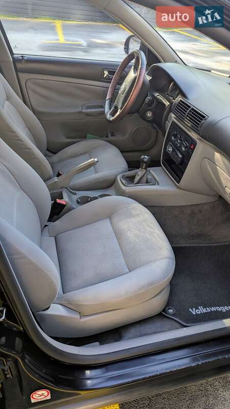 Седан Volkswagen Passat 2005 в Києві