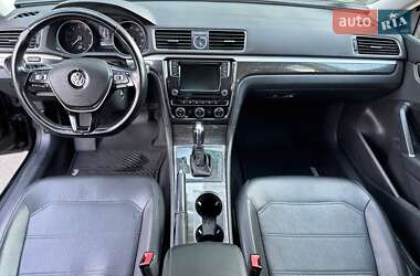 Седан Volkswagen Passat 2016 в Олександрії