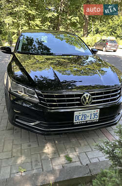 Седан Volkswagen Passat 2018 в Луцьку