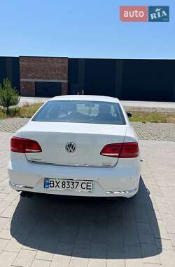 Седан Volkswagen Passat 2011 в 