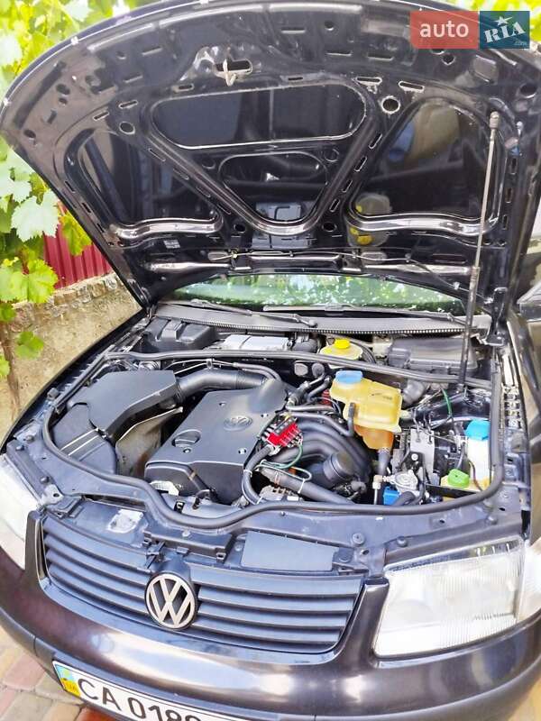 Седан Volkswagen Passat 2000 в Умані