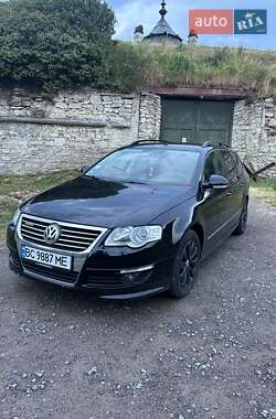 Універсал Volkswagen Passat 2010 в Золочеві