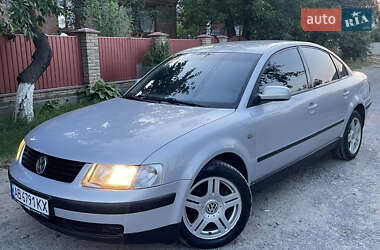 Седан Volkswagen Passat 1998 в Вінниці