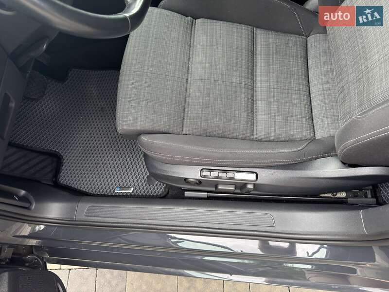 Универсал Volkswagen Passat 2019 в Ужгороде