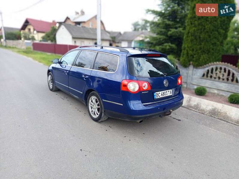 Універсал Volkswagen Passat 2005 в Новояворівську