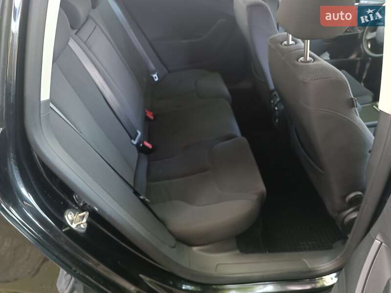 Универсал Volkswagen Passat 2010 в Луцке