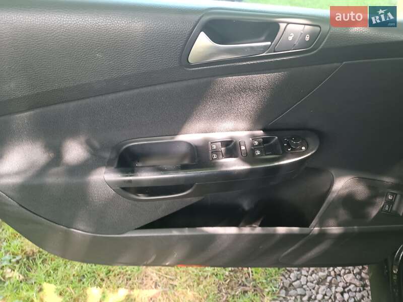 Универсал Volkswagen Passat 2010 в Луцке