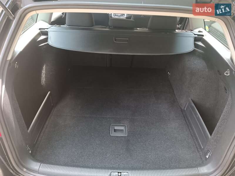 Универсал Volkswagen Passat 2010 в Луцке