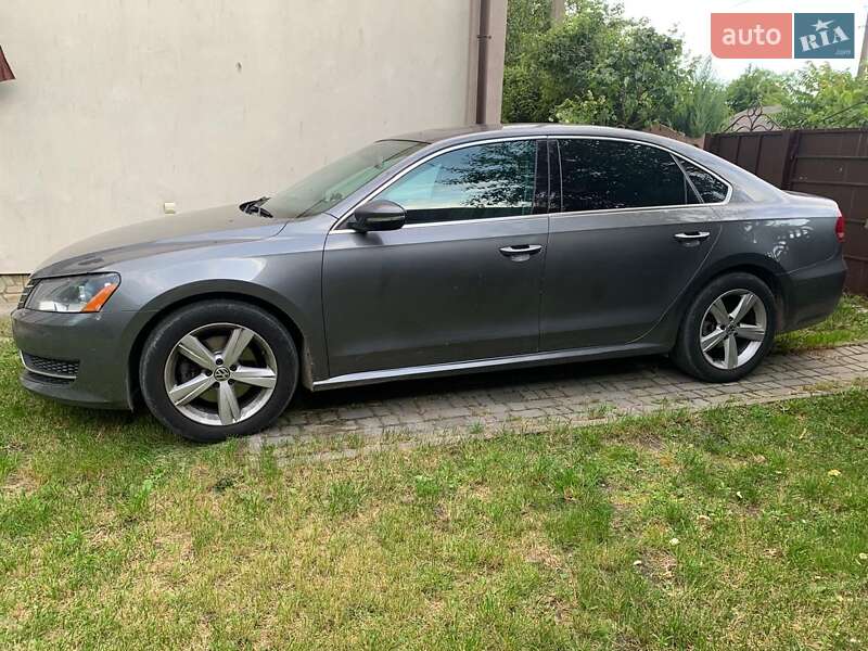 Седан Volkswagen Passat 2012 в Макарове