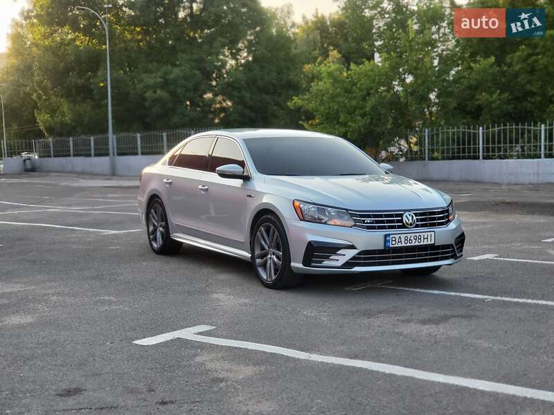 Седан Volkswagen Passat 2016 в Кропивницком