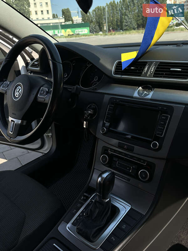 Универсал Volkswagen Passat 2011 в Черкассах