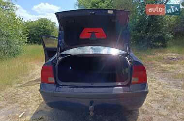 Седан Volkswagen Passat 2000 в 