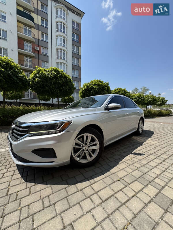 Седан Volkswagen Passat 2020 в Ивано-Франковске