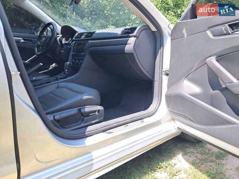 Седан Volkswagen Passat 2017 в Ржищеве фото 15 Седан Volkswagen Passat 2017 в Ржищеве