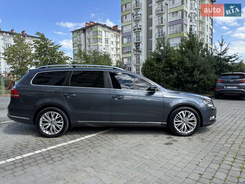 Універсал Volkswagen Passat 2012 в Івано-Франківську