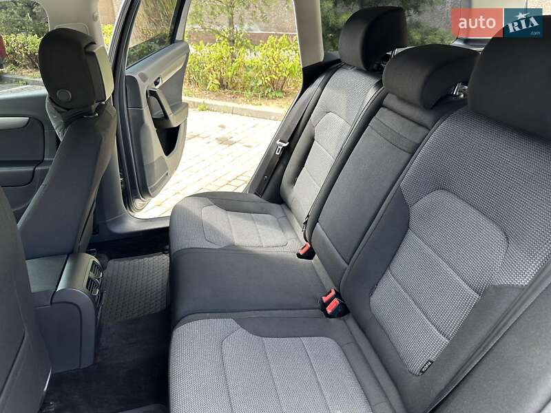 Універсал Volkswagen Passat 2012 в Івано-Франківську