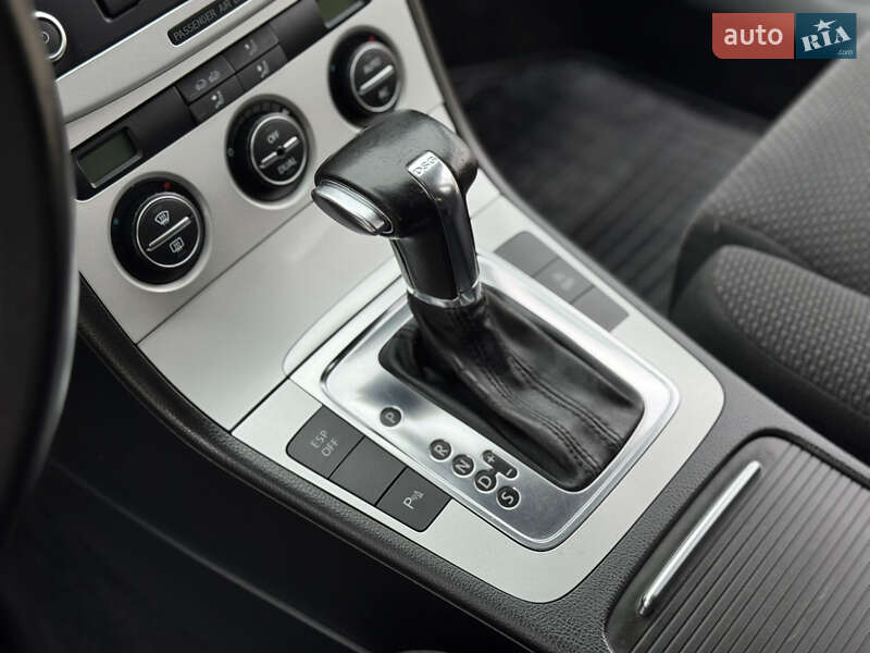 Универсал Volkswagen Passat 2009 в Луцке