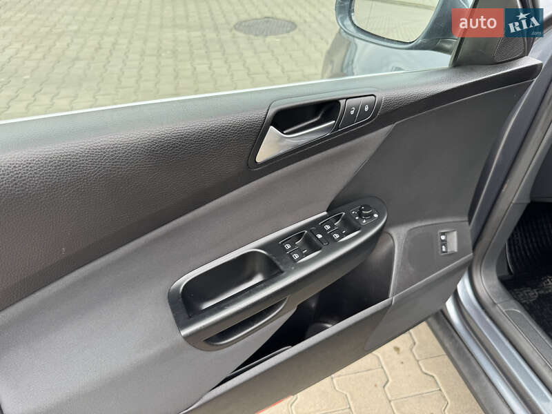 Универсал Volkswagen Passat 2009 в Луцке