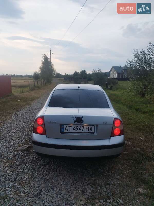 Седан Volkswagen Passat 2000 в Надворной