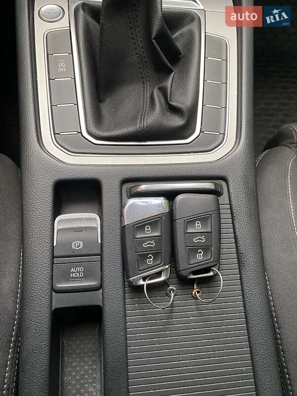 Седан Volkswagen Passat 2015 в Хусті