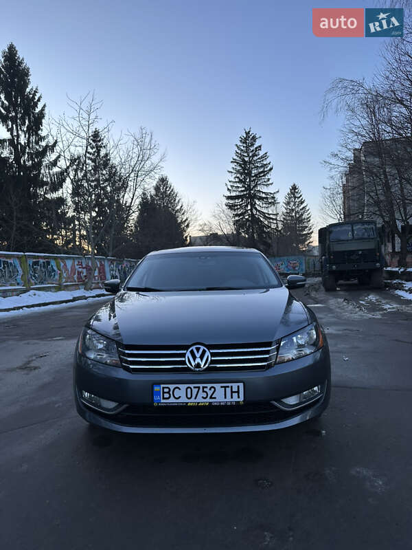 Седан Volkswagen Passat 2014 в Львове
