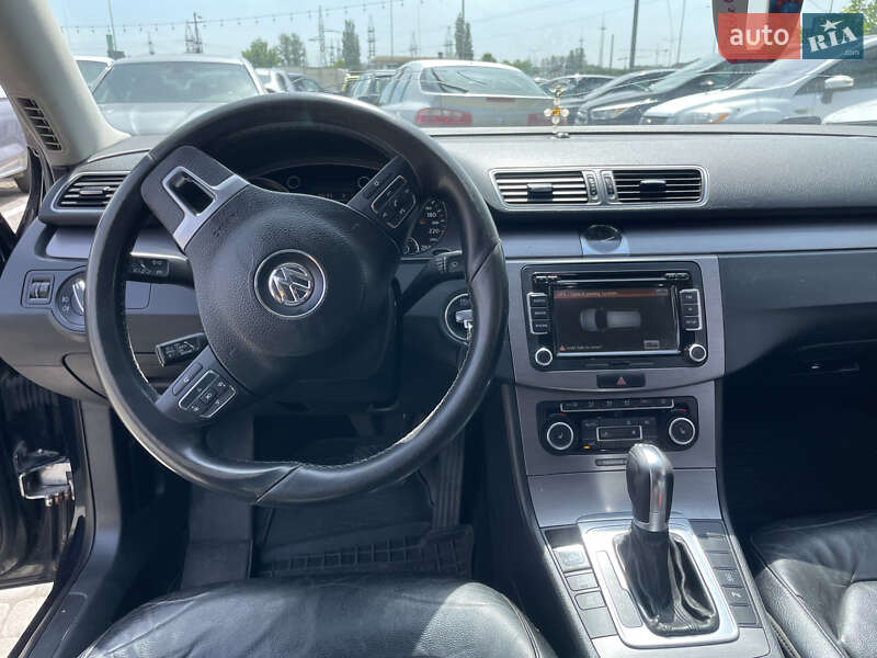 Универсал Volkswagen Passat 2011 в Львове