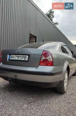 Седан Volkswagen Passat 2003 в Украинке